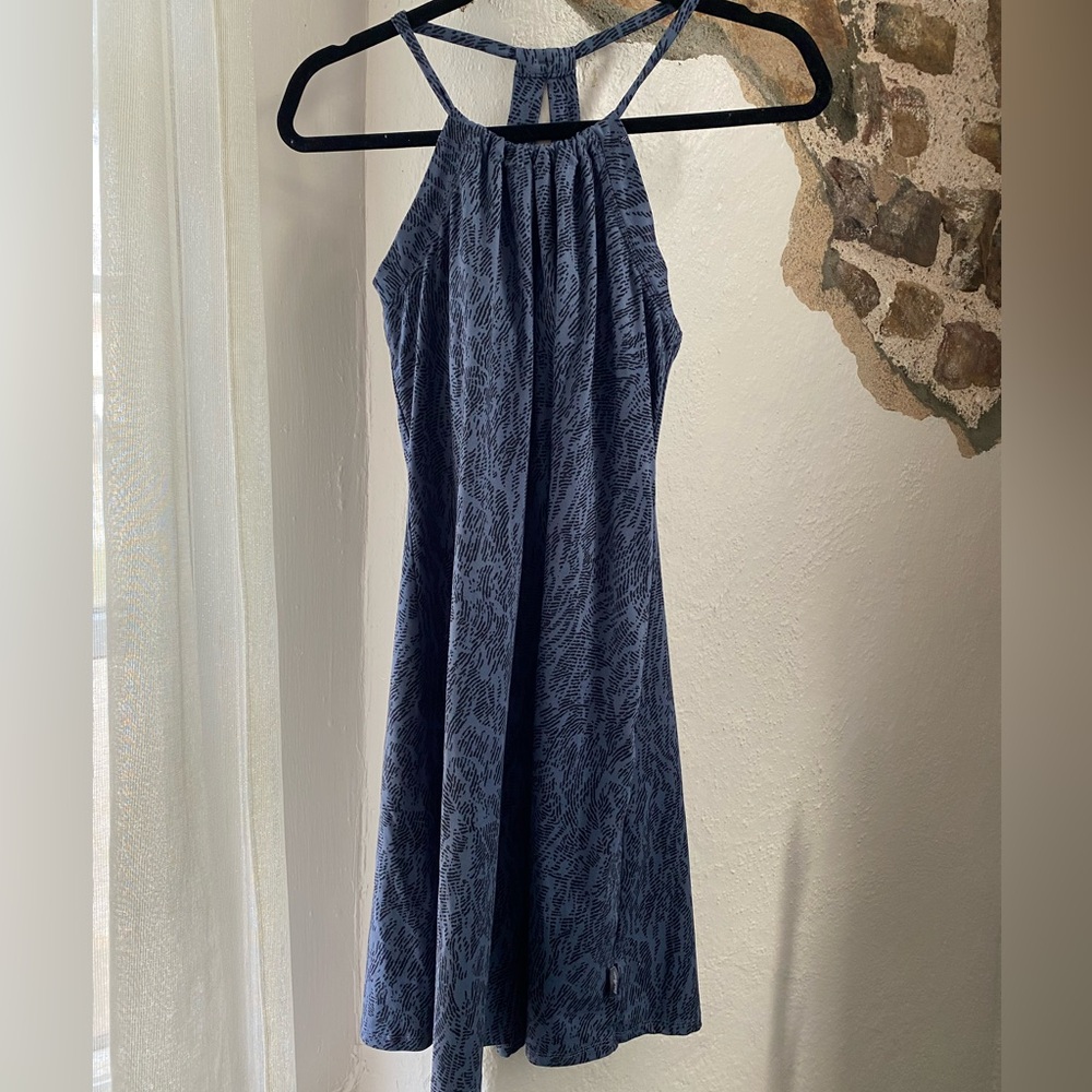 Eddie Bauer Size S Athletic Dress Blue-Grey With Black Lined Pattern